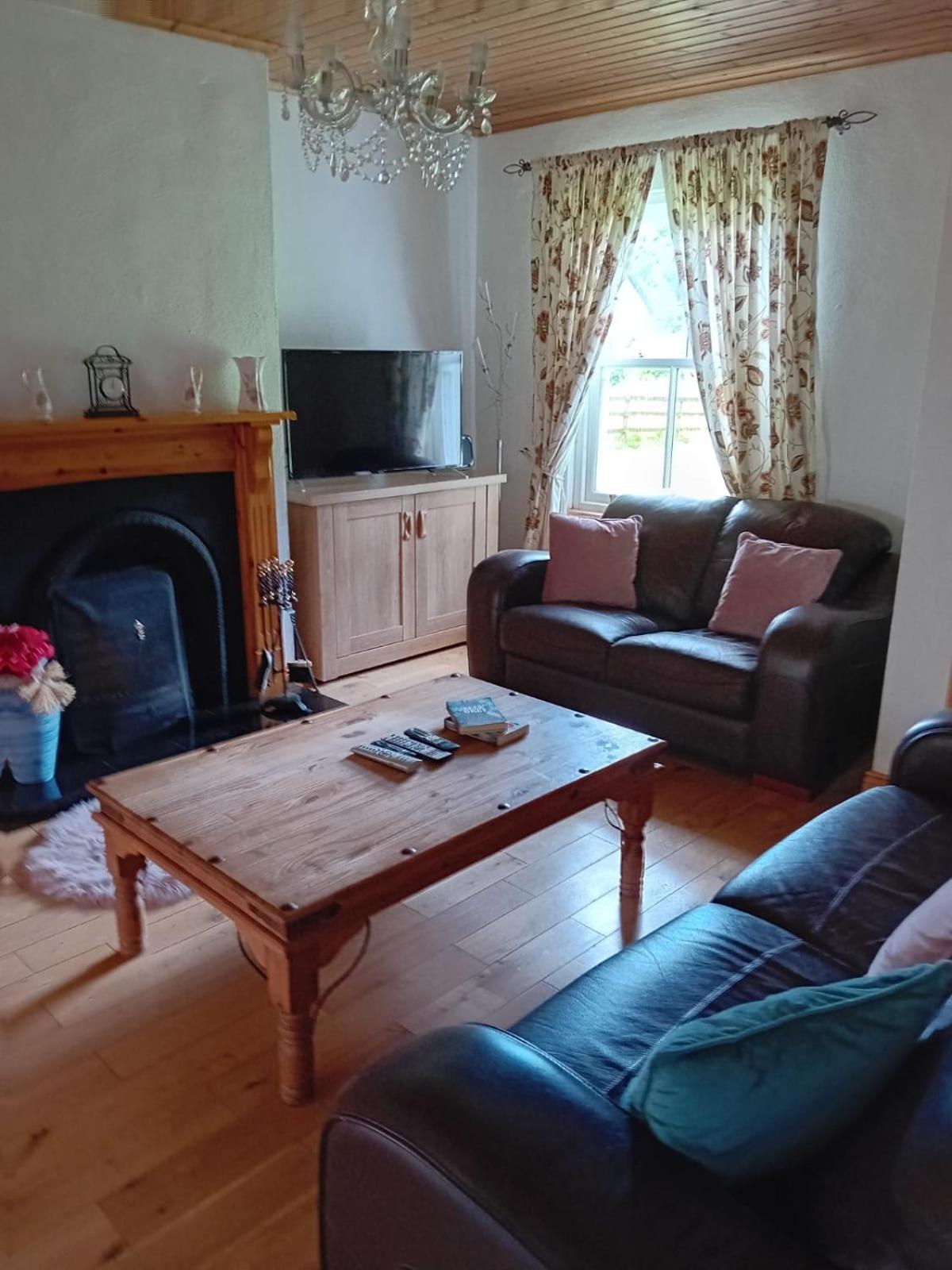 Katy Kellys Countryside Self Catering Cottage 罗斯康芒 外观 照片