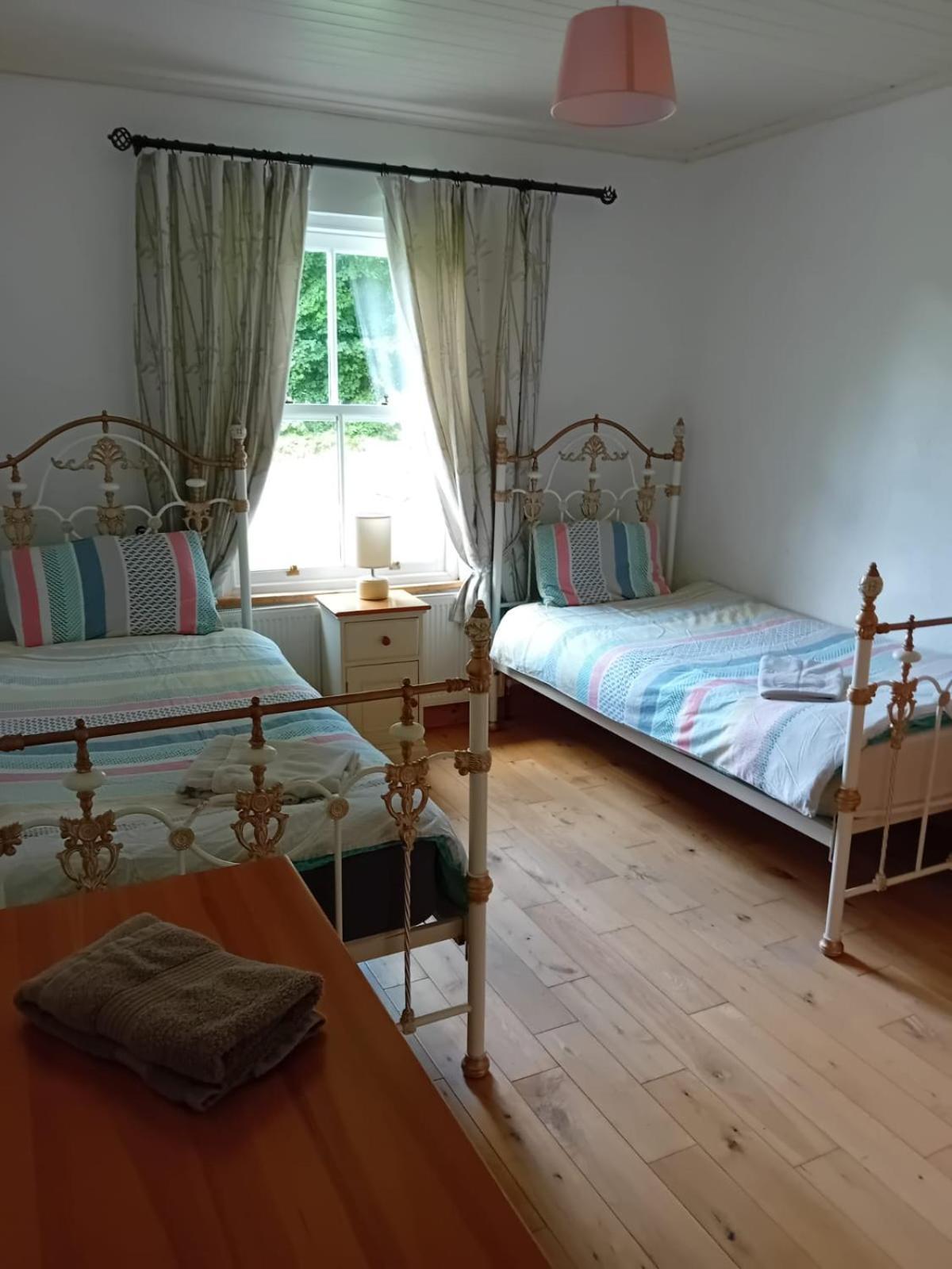 Katy Kellys Countryside Self Catering Cottage 罗斯康芒 外观 照片